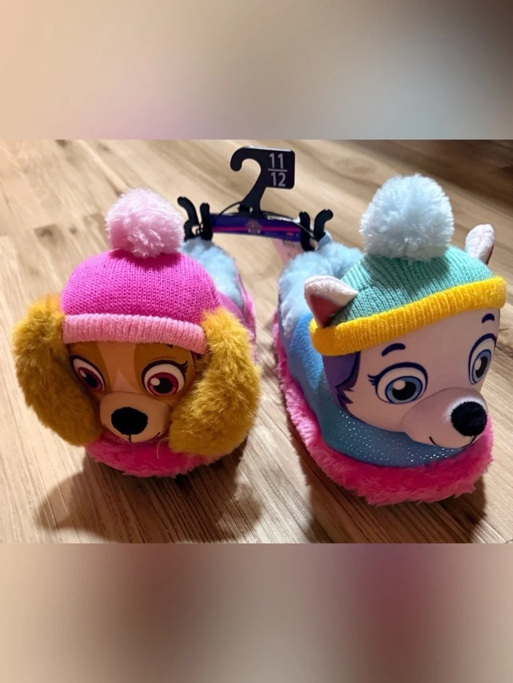NWT Sz11/12 Toddler Girl Paw Patrol Toddler Girls' Slippers feature Skye/Everes